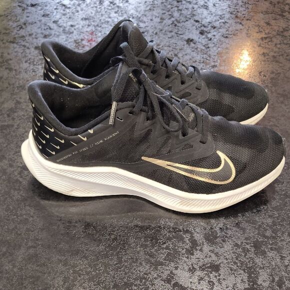 Nike Men's Black and Gold Athletic Shoes - Picture 1 of 5